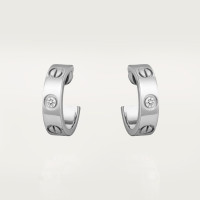 Серьги Cartier LOVE hoop earrings, classic model, 2 diamonds B8022800