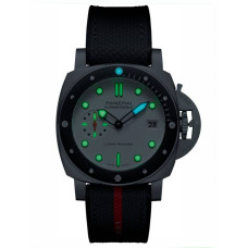 Panerai PAM01579 Submersible Luna Rossa