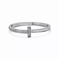 Браслет Tiffany & Co. 73586178 Tiffany T